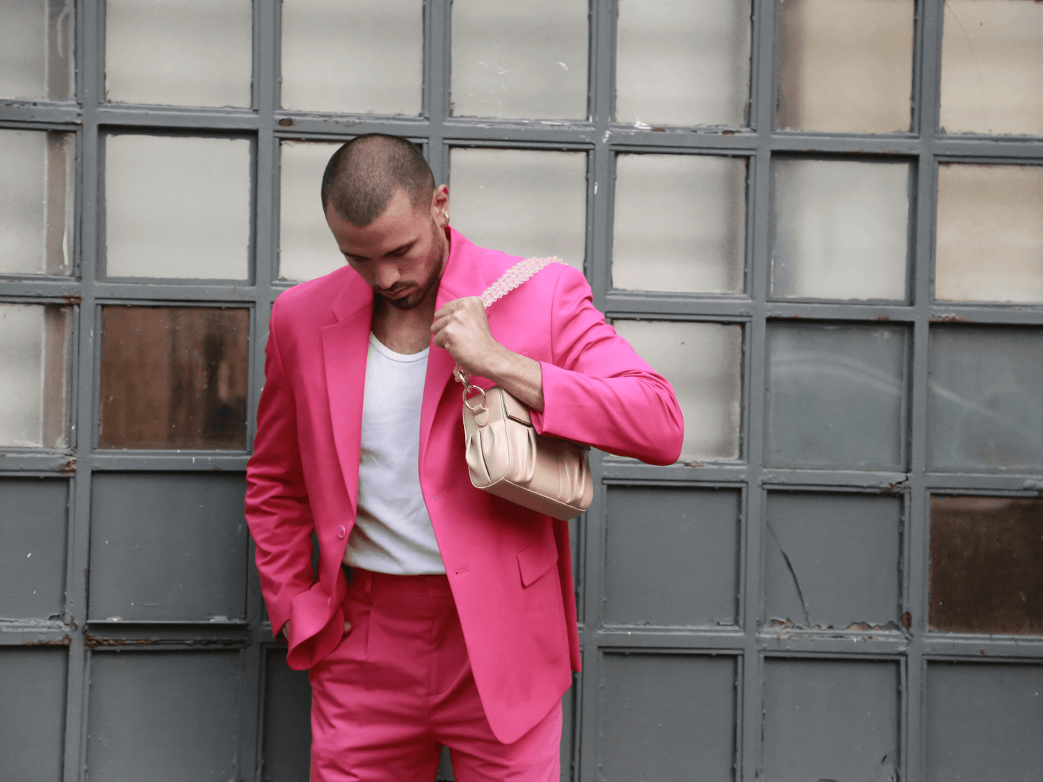 ¿Cómo cambiarle el look a una pieza clásica?